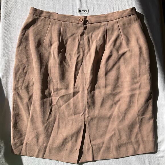 Josephine Chaus Women’s Straight Pencil Skirt size 14, Beige Tan, Above Knee - Picture 6 of 6
